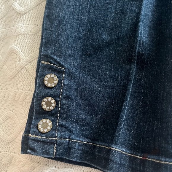 Baccini Women's Dark Washed Cropped Jeans Size 12 Petite - Picture 2 of 14